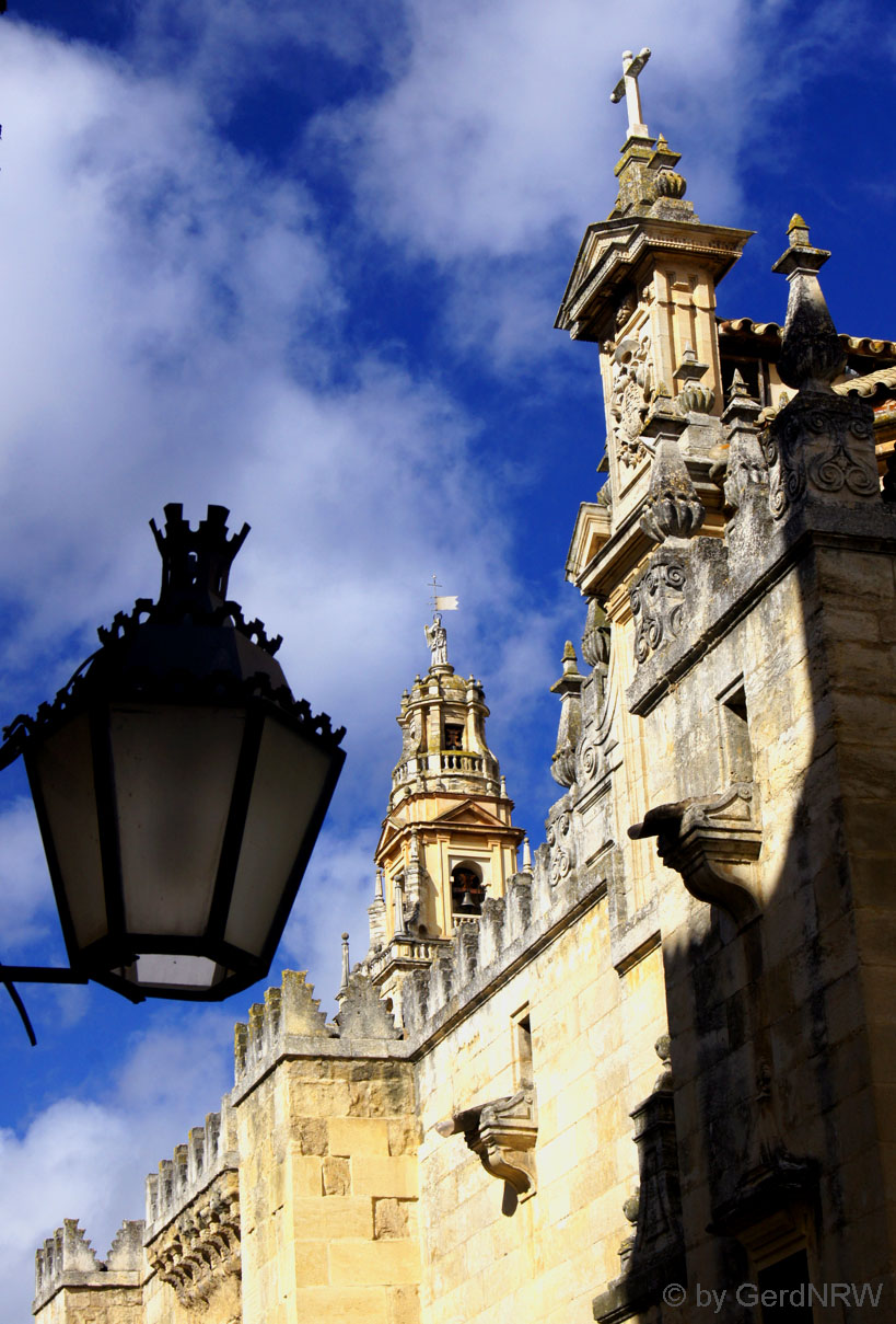 Mezquita-Catedral, Garden, Cordoba, Spain - Mezquita-Catedral, Cordoba, Spanien