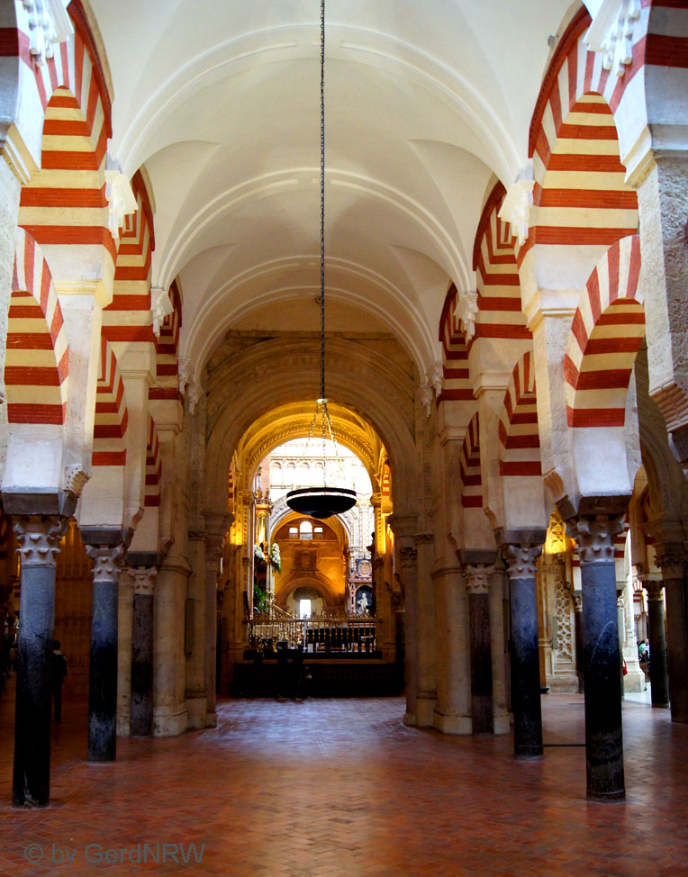 Inside Mezquita-Catedral, Garden, Cordoba, Spain - Im Innern der Mezquita-Catedral, Cordoba, Spanien
