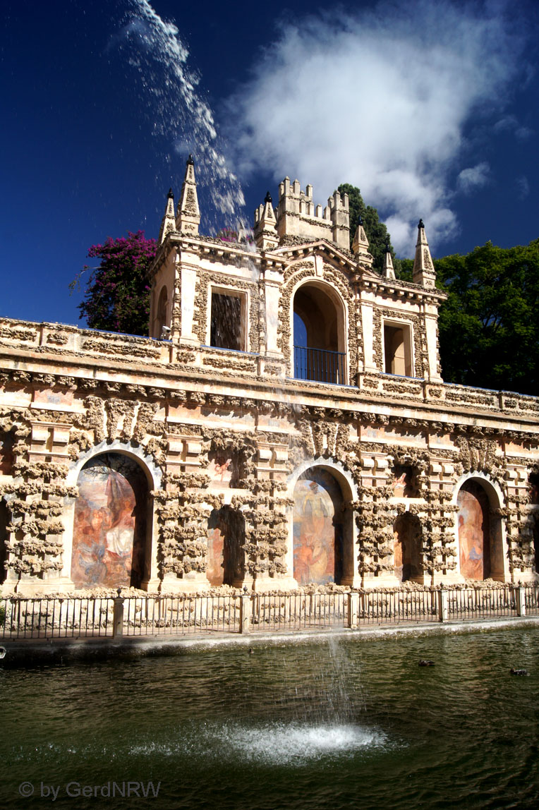 Garden at Reales Alcázares, Sevilla, Spain - Garten des Reales Alcázares, Sevilla, Spanien