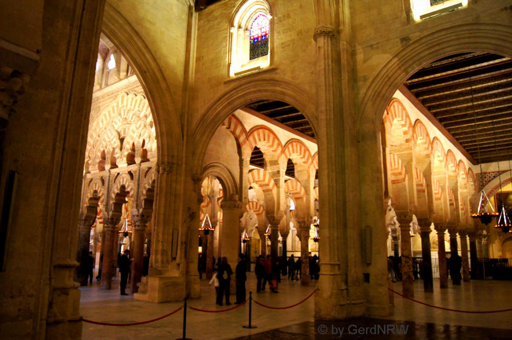 Inside Mezquita-Catedral, Garden, Cordoba, Spain - Im Innern der Mezquita-Catedral, Cordoba, Spanien
