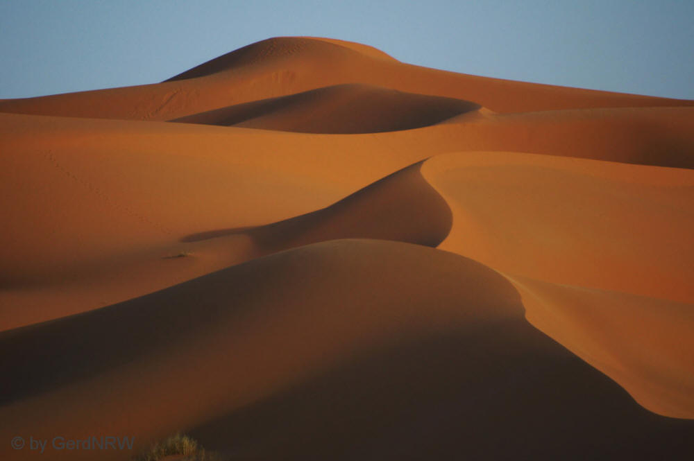 Evening Mood at Erg Chebbi, Sahara near Erfoud, Morocco - Abendstimmung Erg Chebbi, nahe Erfoud, Marokko