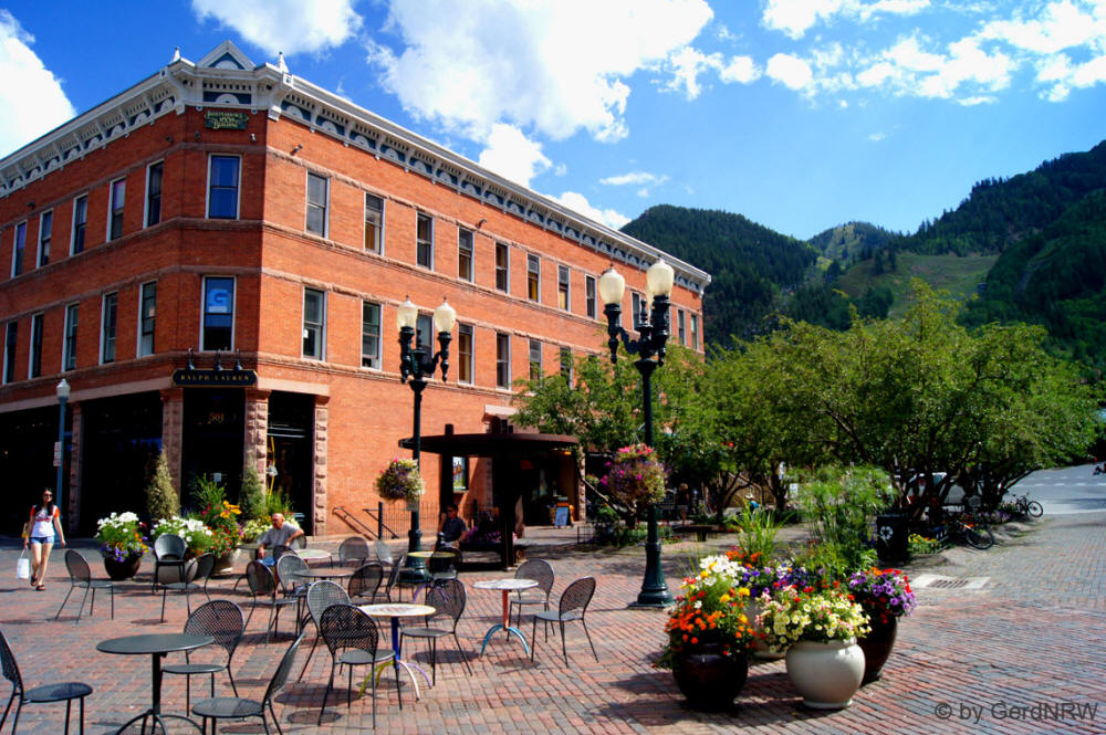 Aspen Galena St and Aspen Mountain Ski Area, Colorado, USA