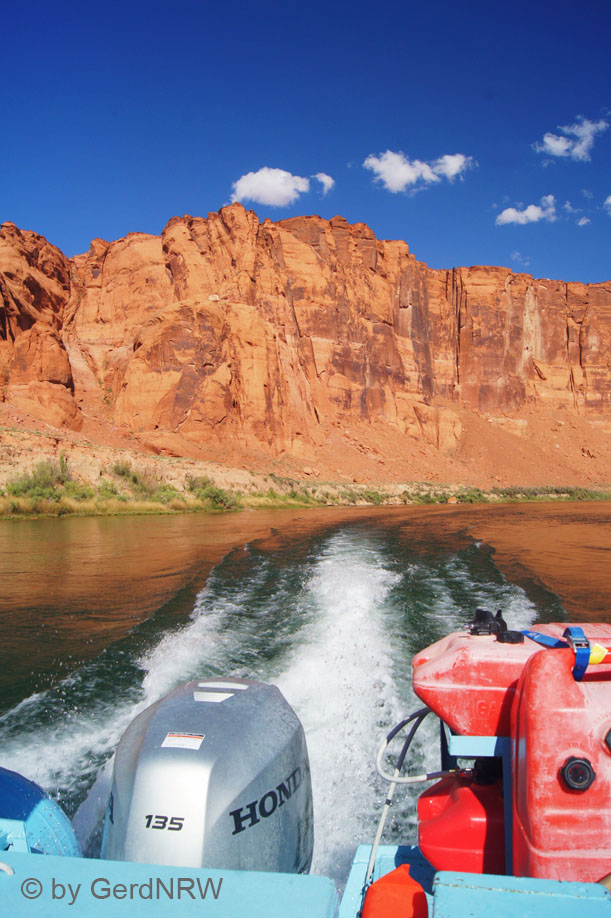 Colorado River Boat Trip, Glen Canyon, near Page, Arizona, USA