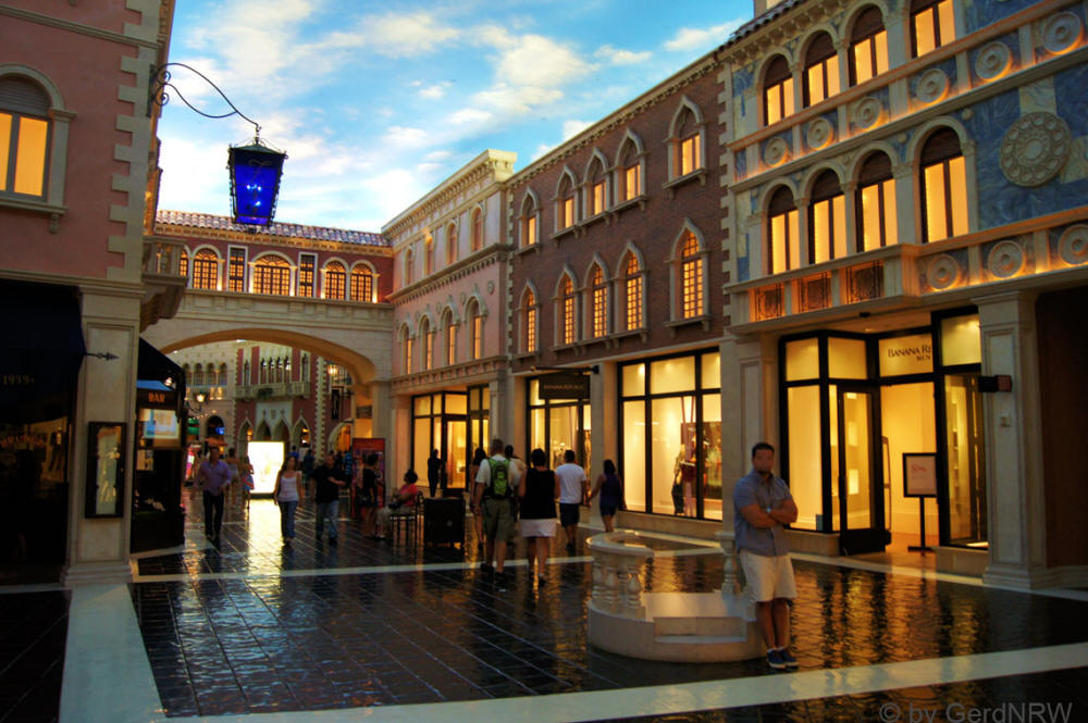 Inside the Venetian (the Sky is artifical) - Im Innern des Venetian (Der Himmel ist künstlich), The Strip, Las Vegas, Nevada, USA