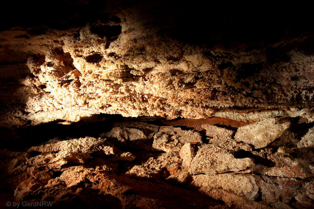 Frostwork "Popcorn", Wind Cave National Park, South Dakota - USA