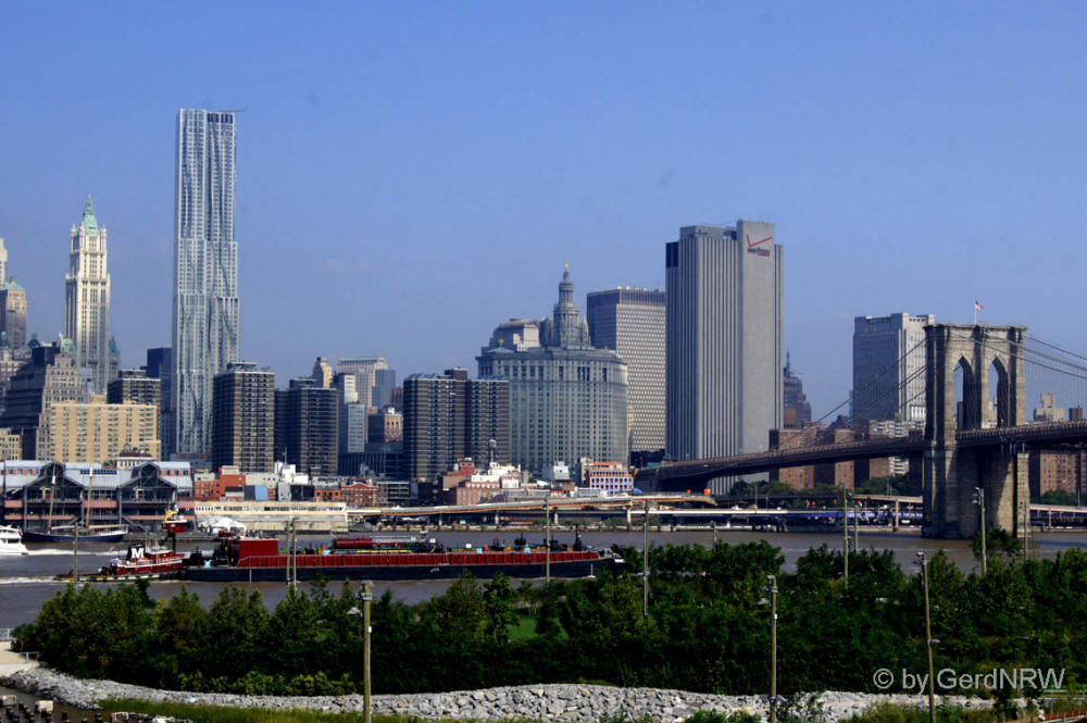 View from Brooklyn Heights Promenade towards Manhattan, New York, USA - Manhattan, Blick von der Brooklyn Heights Promenade auf Manhattan, New York, USA