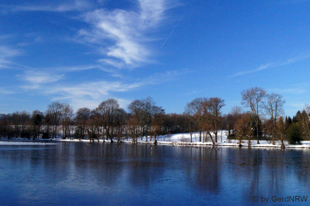 Stauteich (local recreation lake), Abtskueche, Heiligenhaus, Germany