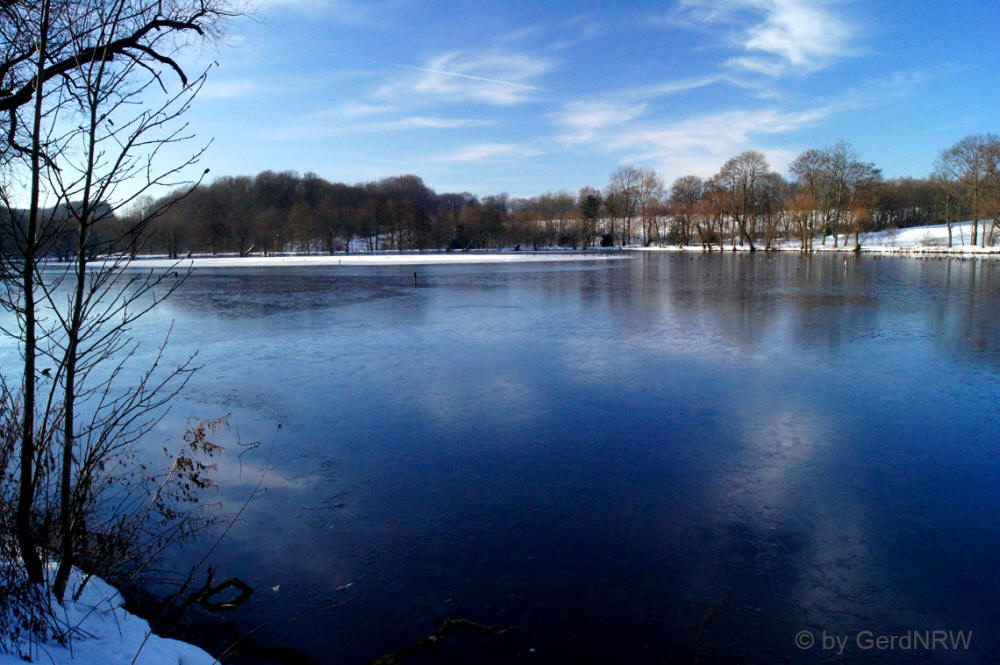 Stauteich (local recreation lake), Abtskueche, Heiligenhaus, Germany